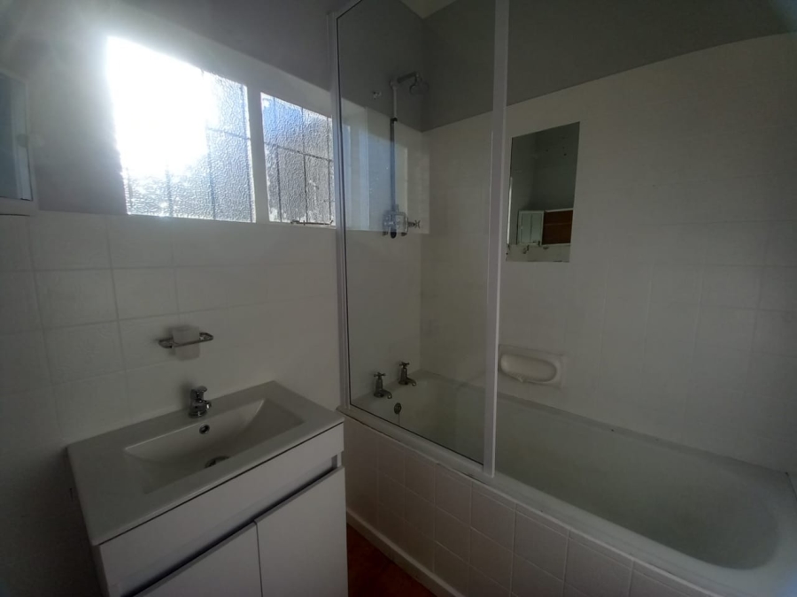 3 Bedroom Property for Sale in Cambridge West Eastern Cape